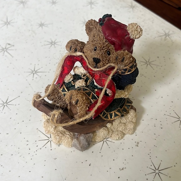 Vintage Limited Edition Heart Patch Place Young’s Incorporated Resin Bear - Picture 1 of 2